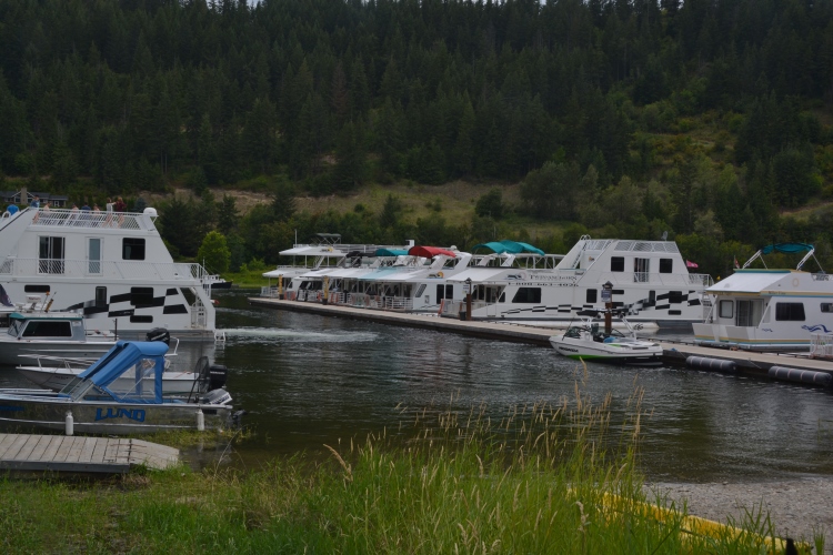 houseboat rental lot